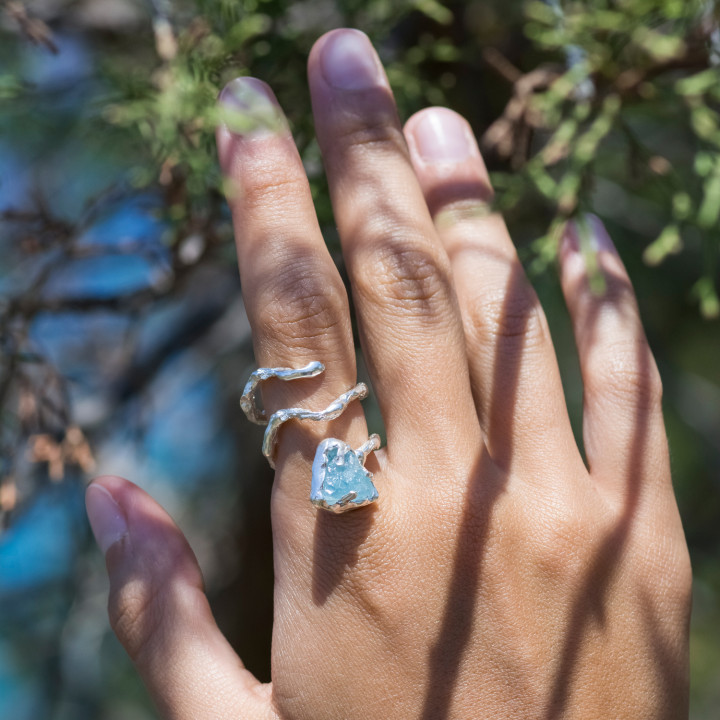 Aquamarine V Ring