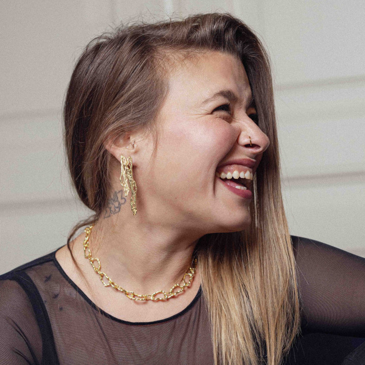 Almyra Textured Σκουλαρίκια